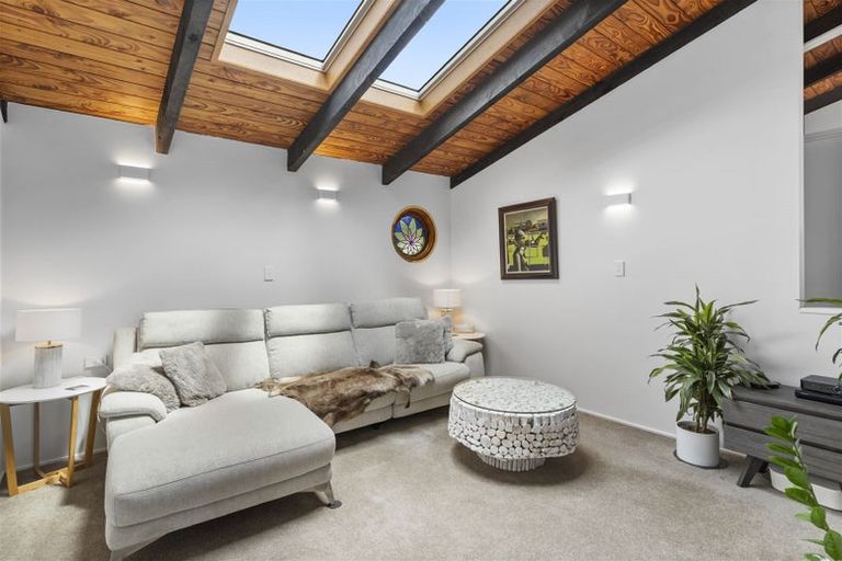 Photo of property in 60 Pacific Parade, Army Bay, Whangaparaoa, 0930