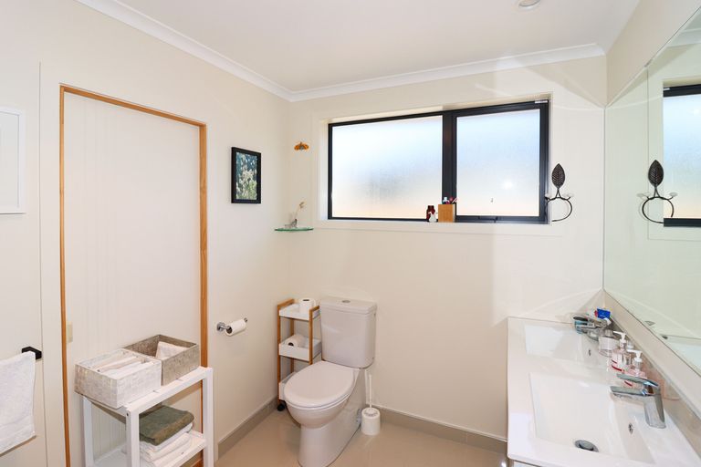 Photo of property in 3 Hereford Drive, Carterton, 5713