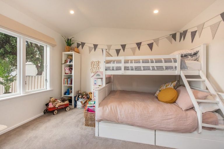 Photo of property in 15 Hay Street, Oriental Bay, Wellington, 6011