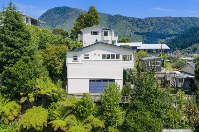 Photo of property in 7a Russell Street, Picton, 7220