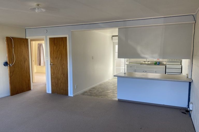 Photo of property in 8 Oxford Street, Tawa, Wellington, 5028