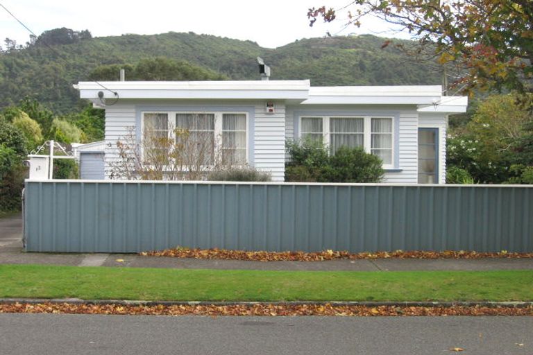 Photo of property in 13 Foster Street, Taita, Lower Hutt, 5011