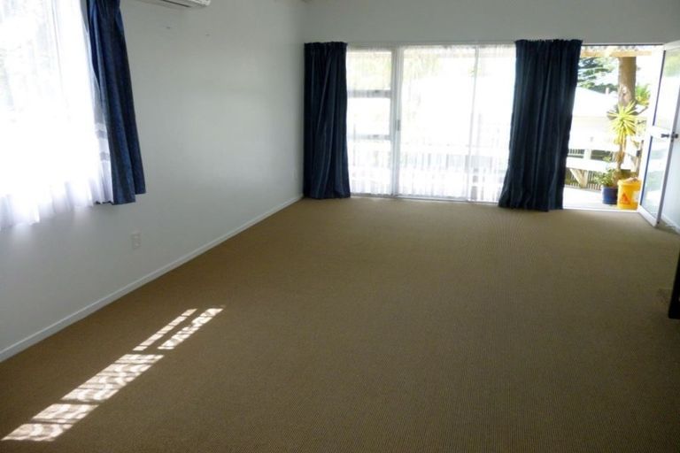 Photo of property in 2/27 Brandon Road, Glen Eden, Auckland, 0602