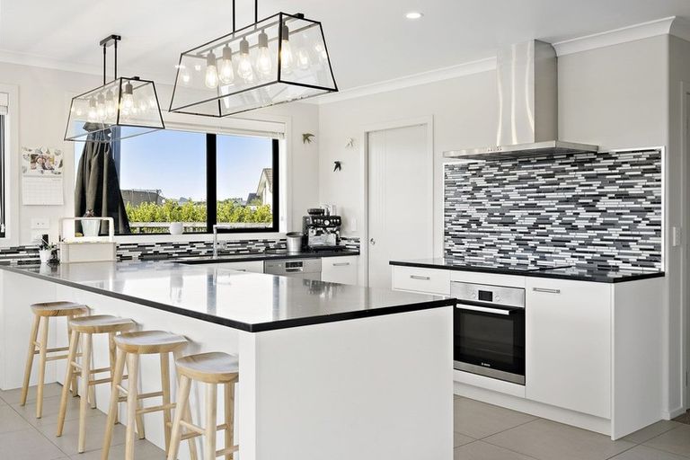 Photo of property in 15 Mike Smith Drive, Cambridge, 3434