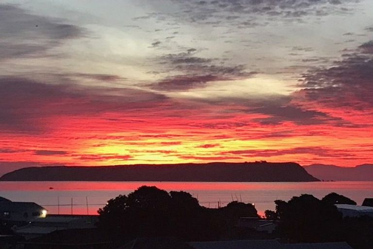 Photo of property in 10 Cluny Road, Plimmerton, Porirua, 5026