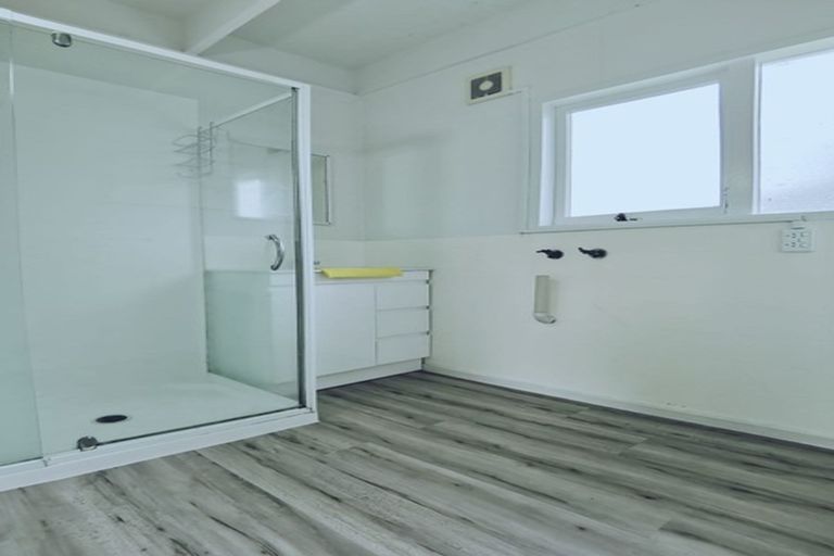 Photo of property in 2/39 Rathgar Road, Henderson, Auckland, 0610