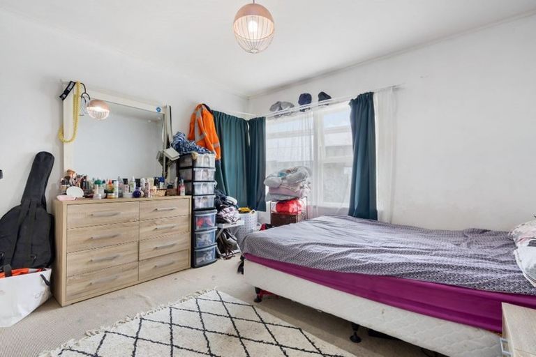 Photo of property in 137 Gossamer Drive, Pakuranga Heights, Auckland, 2010