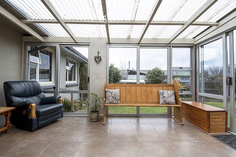 Photo of property in 27 Roseness Street, Palmerston, 9430