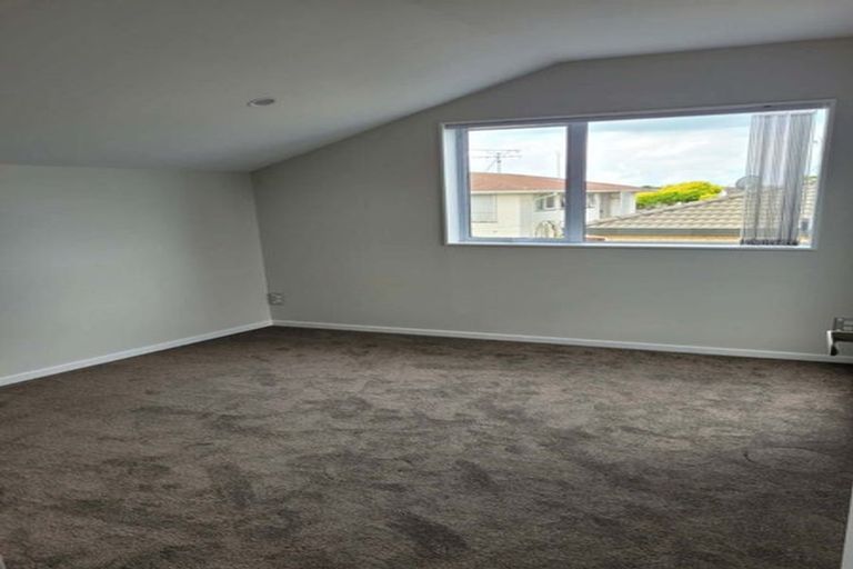 Photo of property in 14 Ware Place, Pakuranga Heights, Auckland, 2010