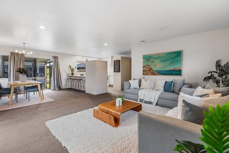 Photo of property in 72 Evans Road, Papamoa Beach, Papamoa, 3118