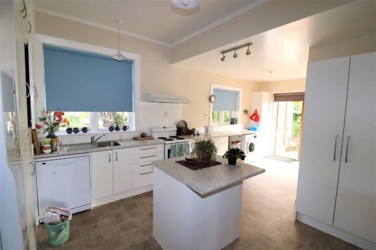 Photo of property in 28 Selwyn Street, Leeston, 7632