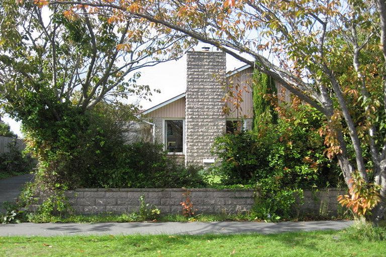 Photo of property in 8 Longmuir Street, Ilam, Christchurch, 8041