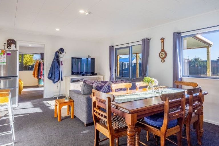 Photo of property in 20 Shanly Street, Waipawa, 4210