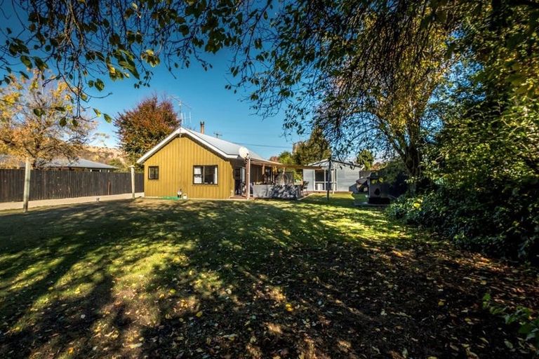 Photo of property in 9 Balmoral Street, Waiau, 7332