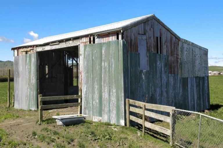 Photo of property in 62 Carter Road, Oratia, Auckland, 0604