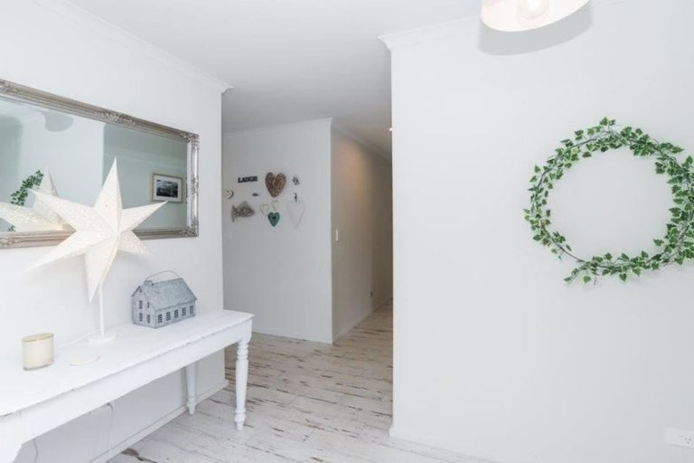 Photo of property in 49 Edgeview Crescent, Fitzroy, Hamilton, 3206