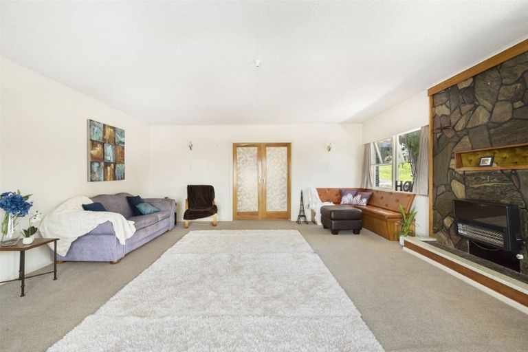 Photo of property in 115 Sunset Road, Totara Vale, Auckland, 0632
