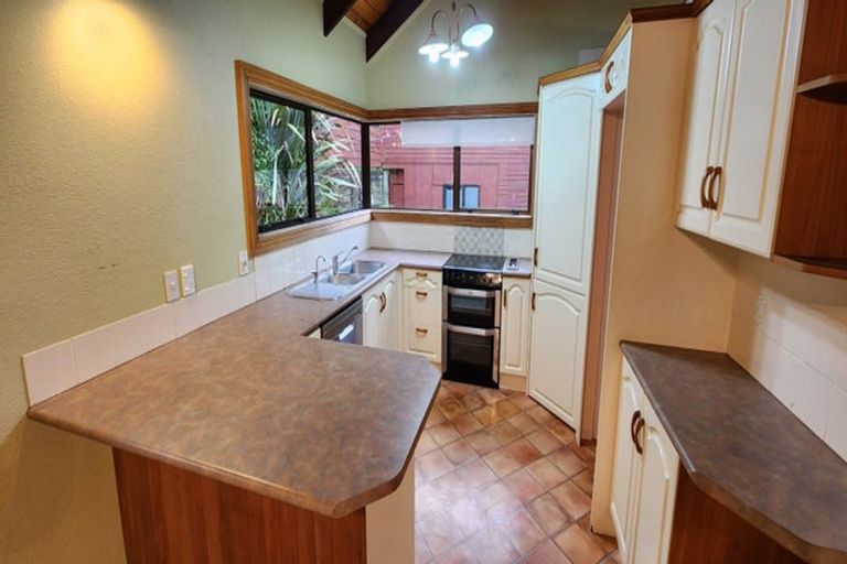 Photo of property in 4/2a Spencer Place, Merrilands, New Plymouth, 4312