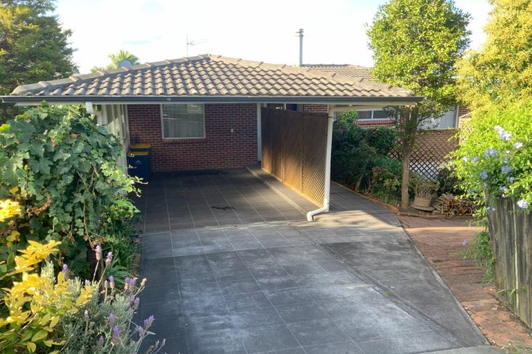 Photo of property in 61 Raleigh Road, Northcote, Auckland, 0627