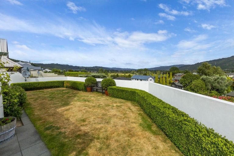 Photo of property in 2a Vernon Grove, Brown Owl, Upper Hutt, 5018