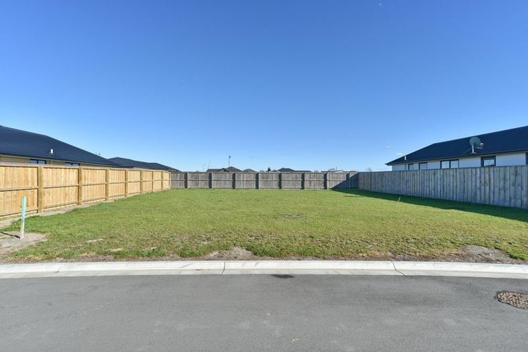 Photo of property in 1 Livingstone Place, Rangiora, 7400