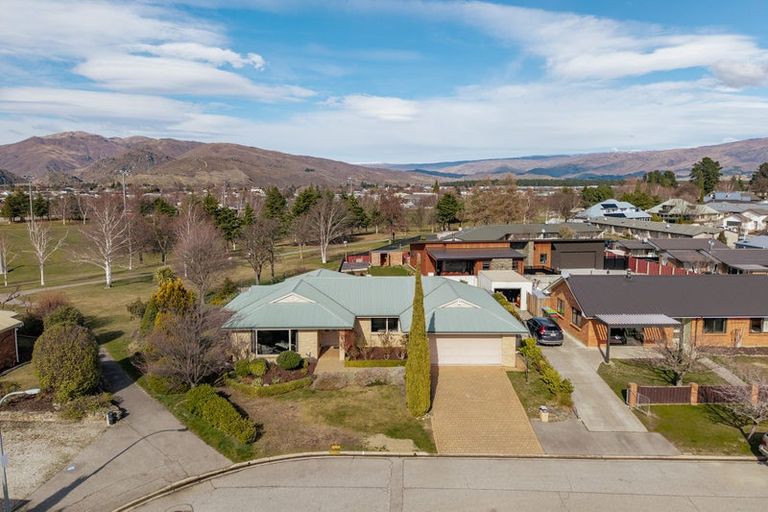 Photo of property in 17 Orchard Place, Cromwell, 9310