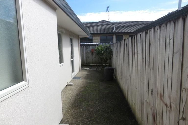 Photo of property in 12 Belcoo Crescent, East Tamaki, Auckland, 2013
