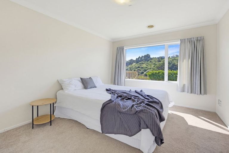 Photo of property in 47 Te Puia Drive, Aotea, Porirua, 5024