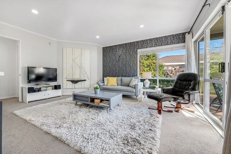 Photo of property in 5 Bronte Place, Somerville, Auckland, 2014