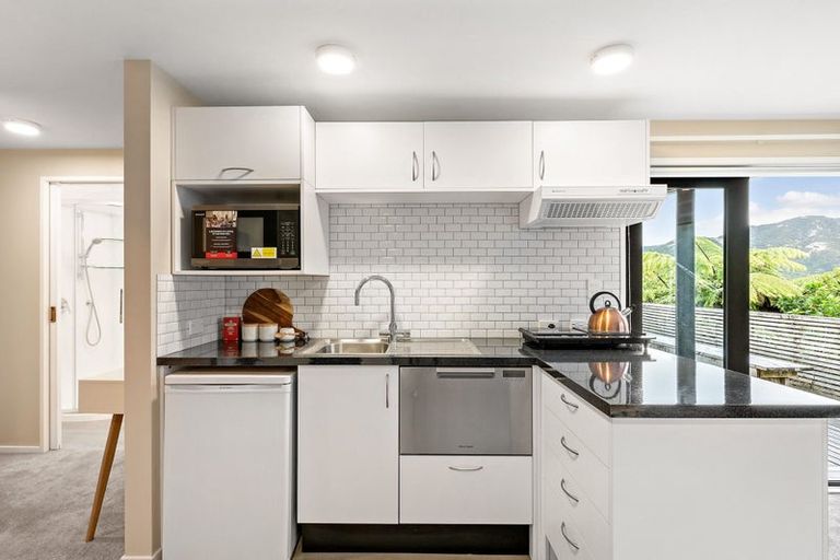 Photo of property in 25 Satara Crescent, Khandallah, Wellington, 6035