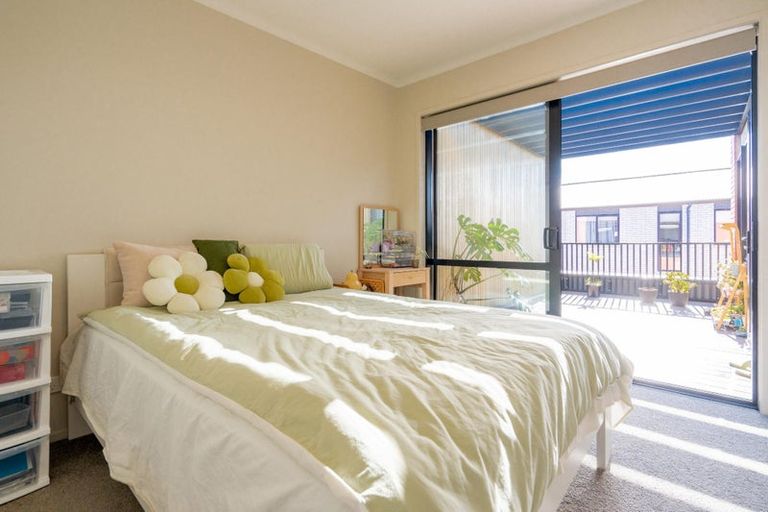 Photo of property in 2 Kerewhenua Crescent, Hobsonville, Auckland, 0616