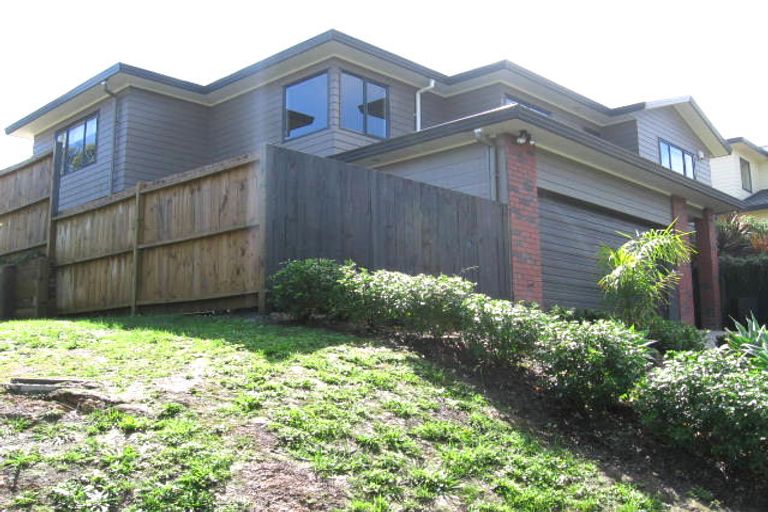 Photo of property in 18 Mckinley Road, Sunnyvale, Auckland, 0612