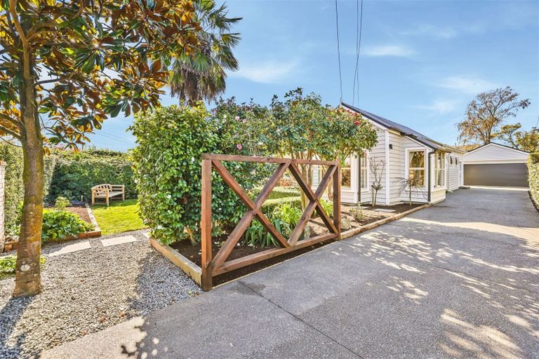 Photo of property in 18 Saint James Avenue, Papanui, Christchurch, 8053