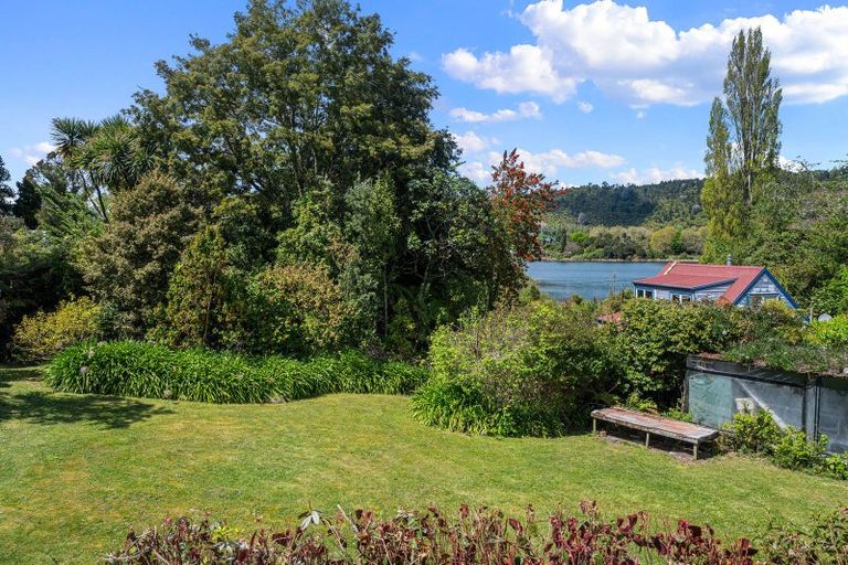 Photo of property in 33 Okareka Loop Road, Lake Okareka, Rotorua, 3076