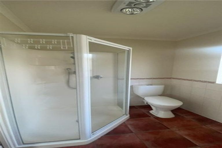 Photo of property in 2 Byblos Place, The Gardens, Auckland, 2105