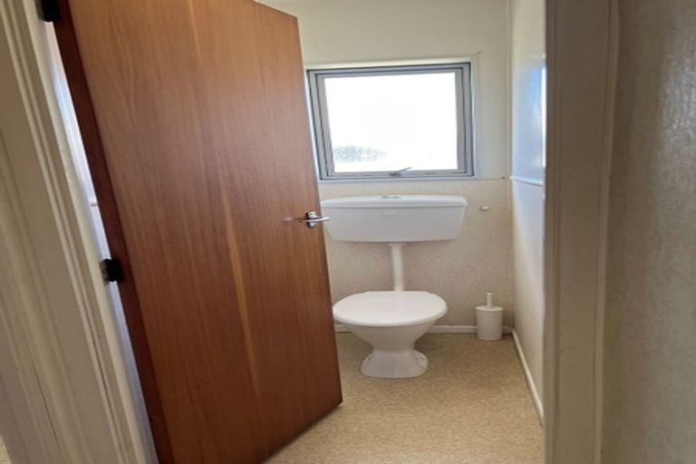 Photo of property in 1/17 Doment Crescent, Orewa, 0931