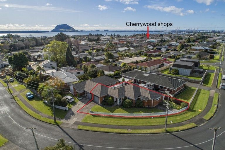 Photo of property in 37 Western Road, Bellevue, Tauranga, 3110