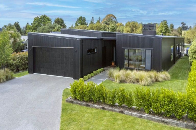 Photo of property in 11 Bodes Lane, Kinloch, Taupo, 3377