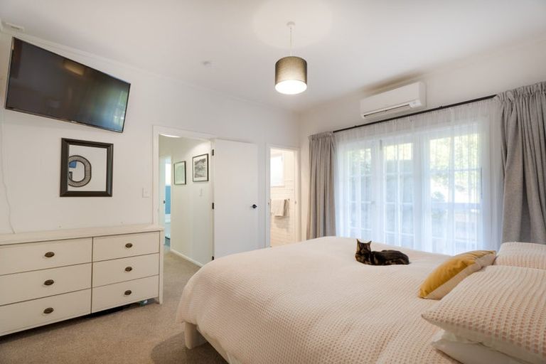 Photo of property in 8 Sheridan Terrace, Johnsonville, Wellington, 6037