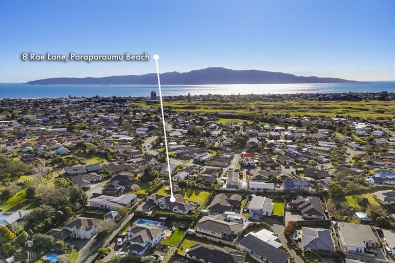Photo of property in 8 Rae Lane, Paraparaumu Beach, Paraparaumu, 5032