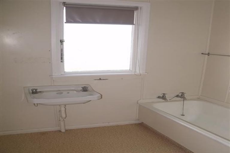 Photo of property in 72 Napier Road, Havelock North, 4130
