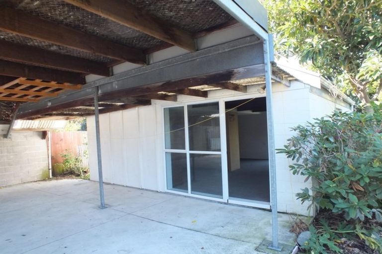 Photo of property in 19 Solway Avenue, Ilam, Christchurch, 8041