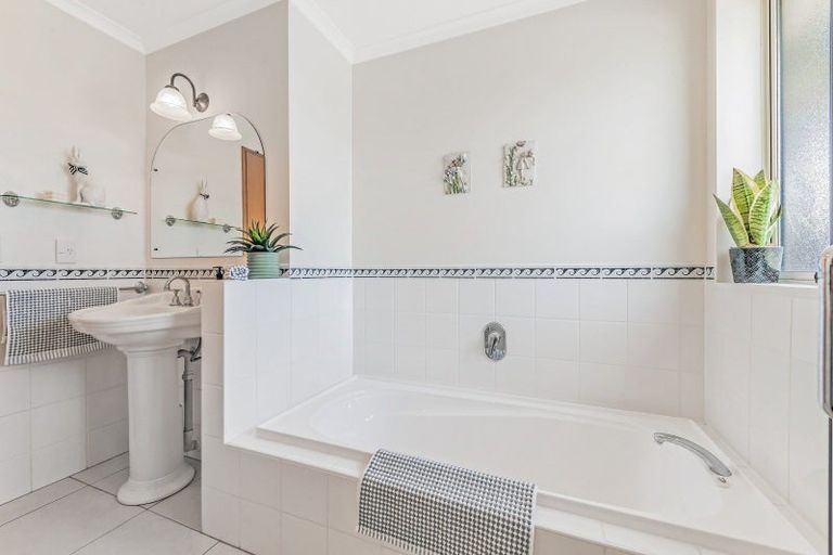 Photo of property in 21 Churchlea Place, Darfield, 7510