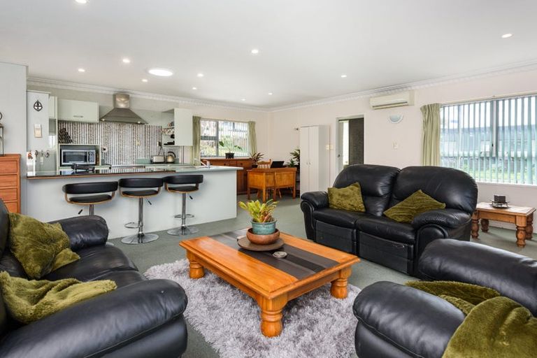 Photo of property in 1 Coach Drive, Otumoetai, Tauranga, 3110