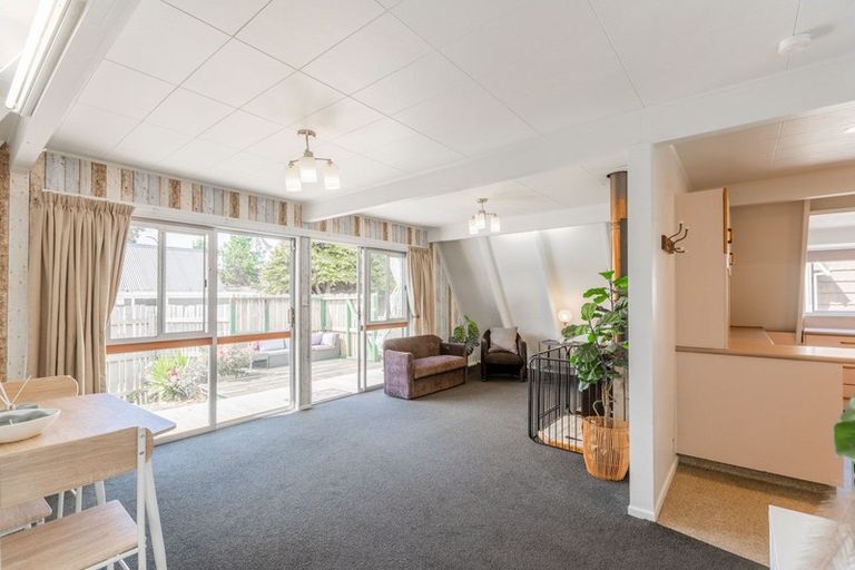 Photo of property in 82a Raumati Road, Raumati Beach, Paraparaumu, 5032