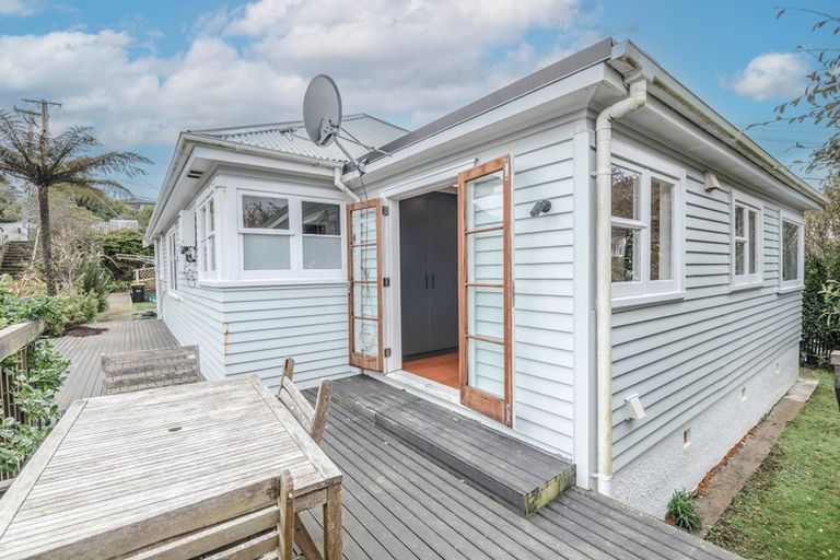 Photo of property in 94 Woodland Road, Johnsonville, Wellington, 6037