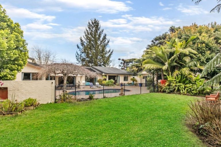 Photo of property in 18 Kingfisher Grove, Greenhithe, Auckland, 0632