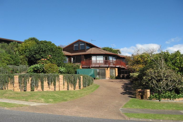 Photo of property in 22 Charles Dickens Drive, Mellons Bay, Auckland, 2014