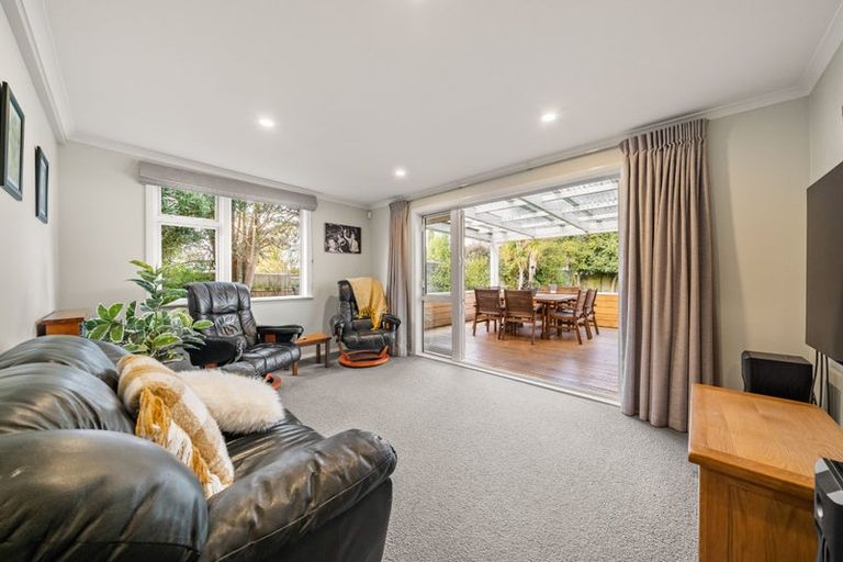 Photo of property in 3 Heretaunga Square, Silverstream, Upper Hutt, 5019