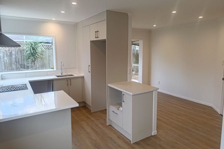Photo of property in 8 Quartley Place, Huntington Park, Auckland, 2013